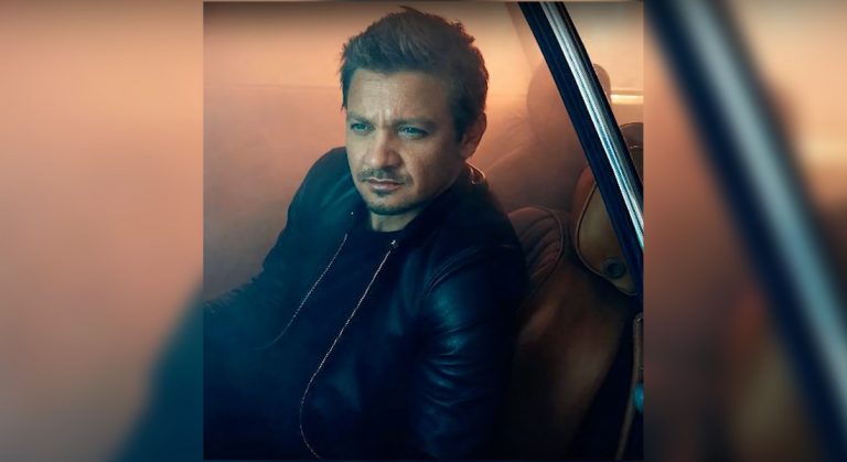 Jeremy Renner es cantante