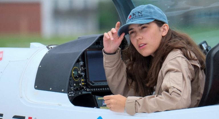 Zara Rutherford piloto | Coolture
