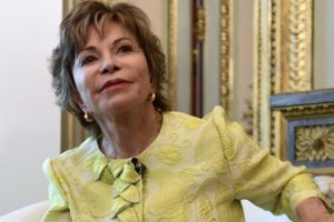 Isabel Allende Violeta | Coolture