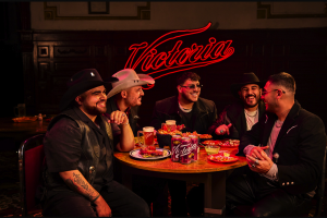 Cerveza Victoria Con Mucho México Cortesía 1